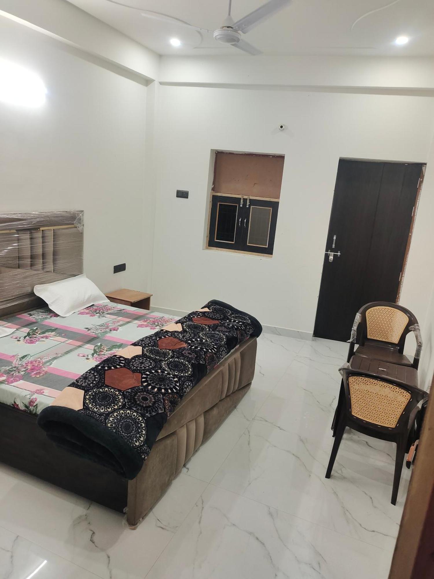 Hotel Bhavana Bhawan Vrindāvan Zewnętrze zdjęcie